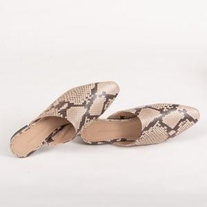 Banana Republic: Flat Mule